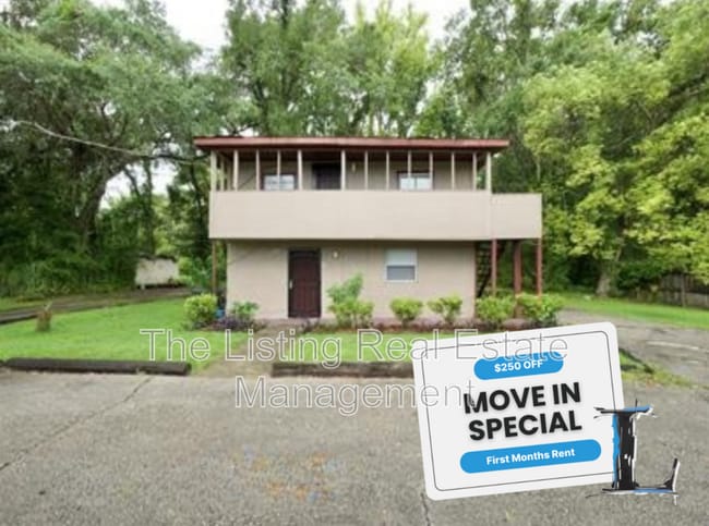 property at 2735 Bungalow Blvd
