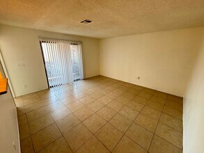 4590 Carriage Park Dr in Las Vegas, NV - Building Photo - Building Photo