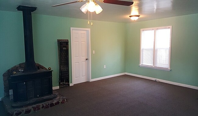 564 Riverside Ave in Big Bear, CA - Building Photo - Building Photo