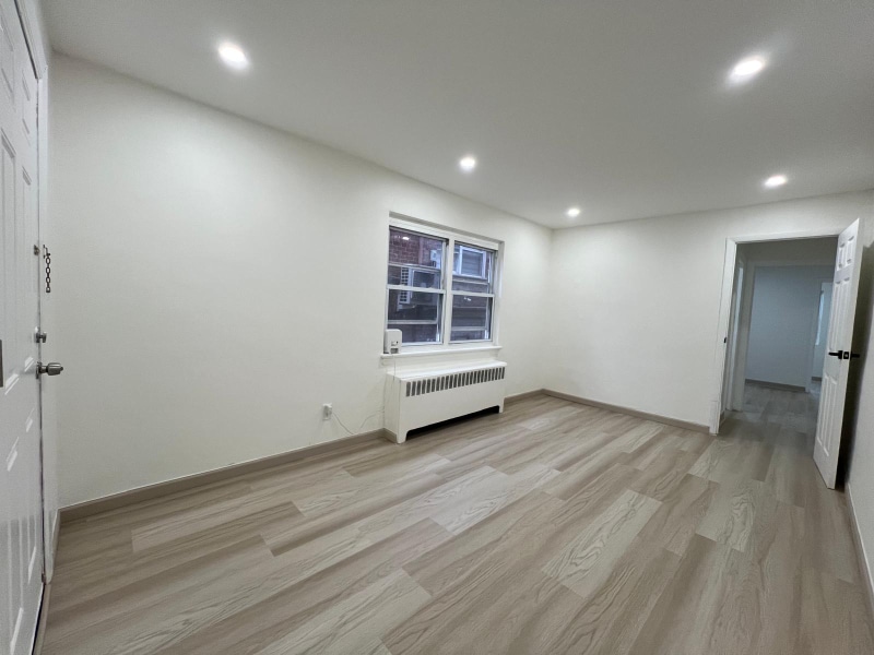 60-57 59th Ave in Queens, NY - Building Photo