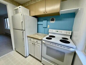 4831 Terrace Dr NE in Seattle, WA - Building Photo - Building Photo