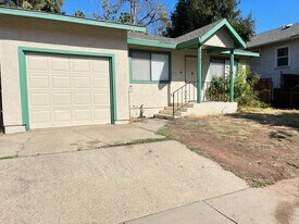 4701 V St in Sacramento, CA - Building Photo
