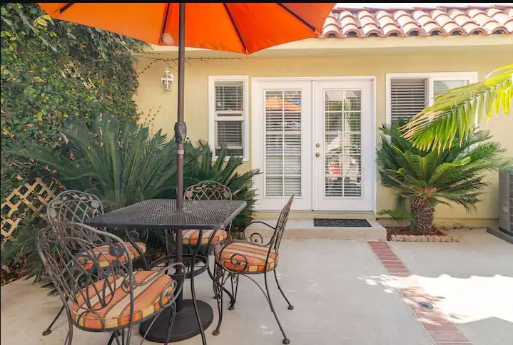 145 S La Peer Dr, Unit 1 in Beverly Hills, CA - Building Photo