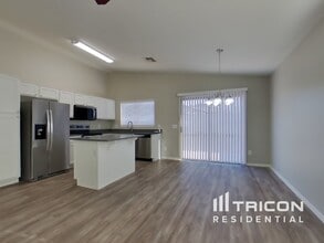 8832 W Manzanita Dr in Peoria, AZ - Building Photo - Building Photo