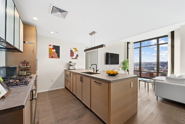 property at 1425 Hudson St