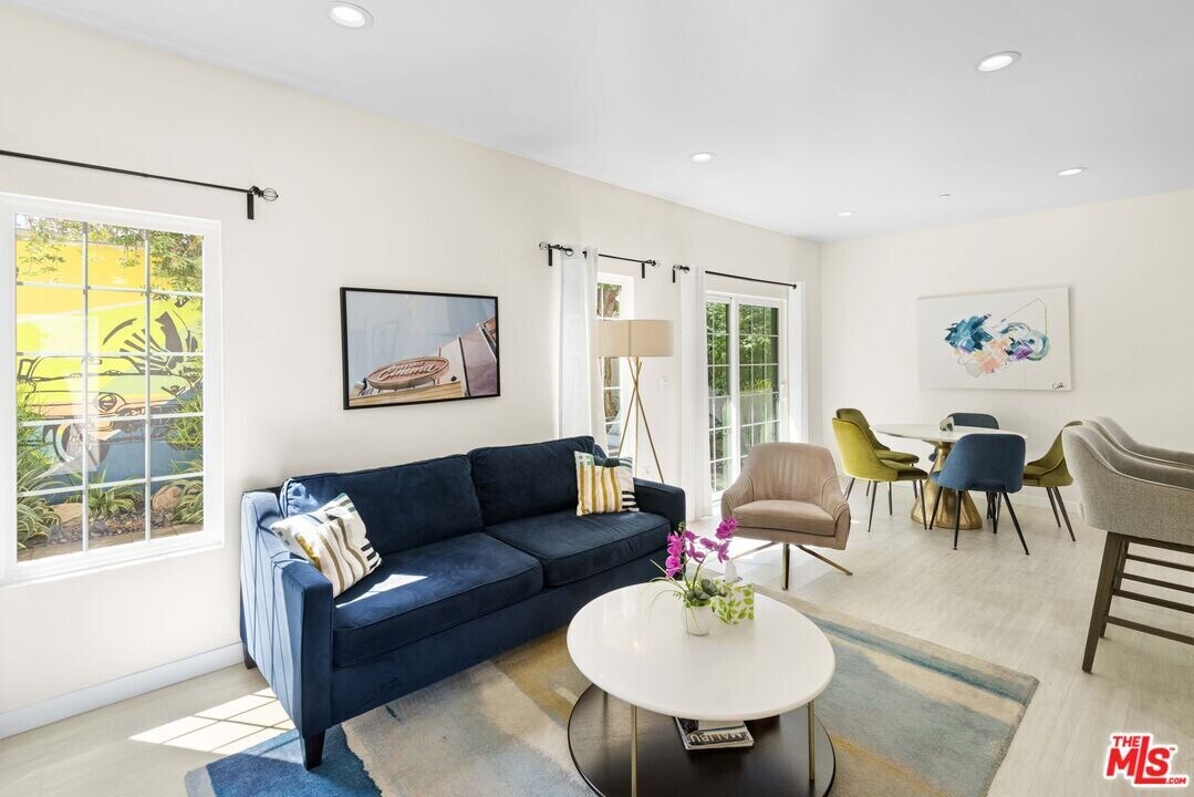 10914 Landale St in North Hollywood, CA - Building Photo