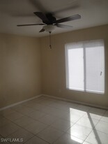 1727 SE 15th Pl in Cape Coral, FL - Building Photo - Building Photo