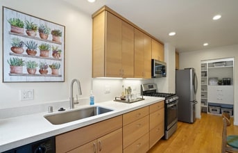 2049 Golden Gate Ave in San Francisco, CA - Foto de edificio - Building Photo