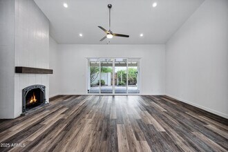 11459 N 56th St in Scottsdale, AZ - Building Photo - Building Photo