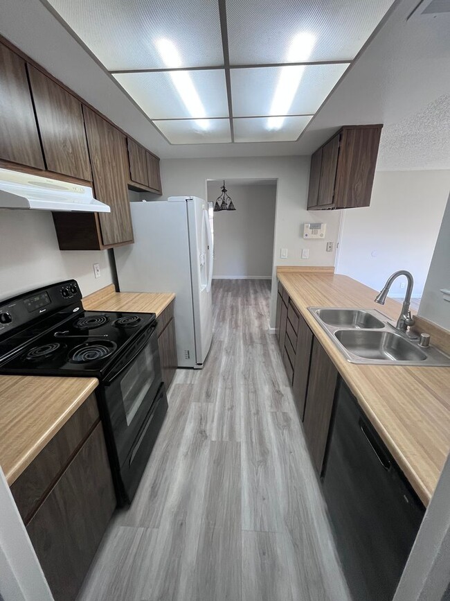 7441 Windjammer Way in Citrus Heights, CA - Building Photo - Building Photo