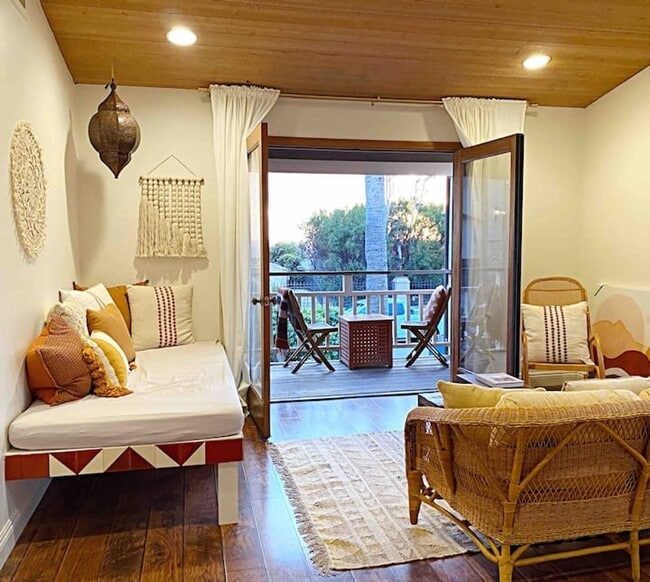 837 4th St in Encinitas, CA - Building Photo - Building Photo