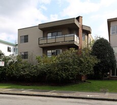 1130 W 13th Ave in Vancouver, BC - Building Photo