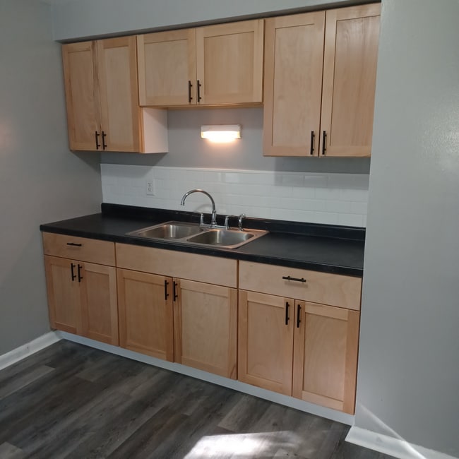 5751 N 64th St in Milwaukee, WI - Building Photo - Building Photo