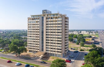 Park Tower Apartments in Lubbock, TX - Building Photo - Building Photo