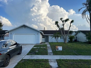 5022 El Claro Cir in West Palm Beach, FL - Building Photo - Building Photo