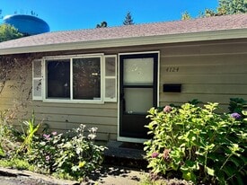 4122-4130 SE Howe St in Milwaukie, OR - Building Photo