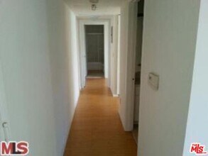 2432 Colby Ave-Unit -203 in Los Angeles, CA - Building Photo - Building Photo