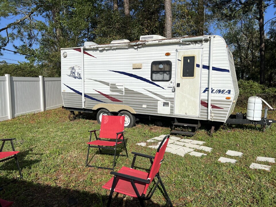 738 Carondelay Dr in Pensacola, FL - Building Photo