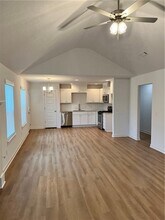 590 N Cresswell Dr in Fayetteville, AR - Building Photo - Building Photo