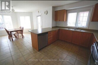 23 Pefferlaw Cir in Brampton, ON - Building Photo - Building Photo