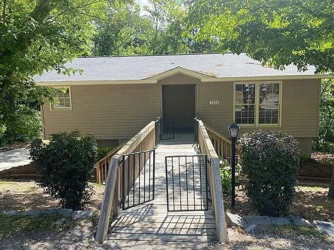 property at 1038 Westhaven Dr