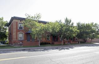 2306 Glenarm Pl Apartments