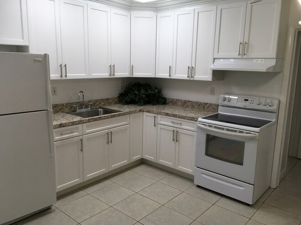 20621 SW 114th Ave in Miami, FL - Building Photo