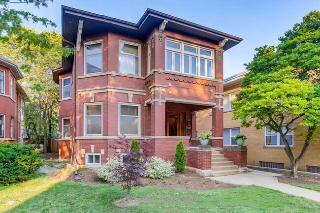 property at 338 S Oak Park Ave
