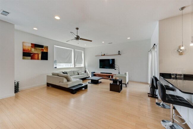 property at 3819 N Washington Row