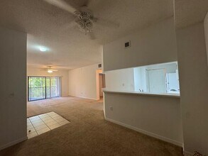 3023 Alcazar Pl in Palm Beach Gardens, FL - Foto de edificio - Building Photo