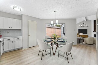 16218 Olive Glen Dr in Houston, TX - Building Photo - Building Photo