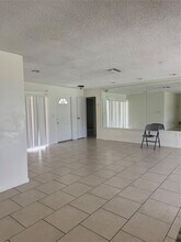 9651 Sunset Strip in Sunrise, FL - Foto de edificio - Building Photo