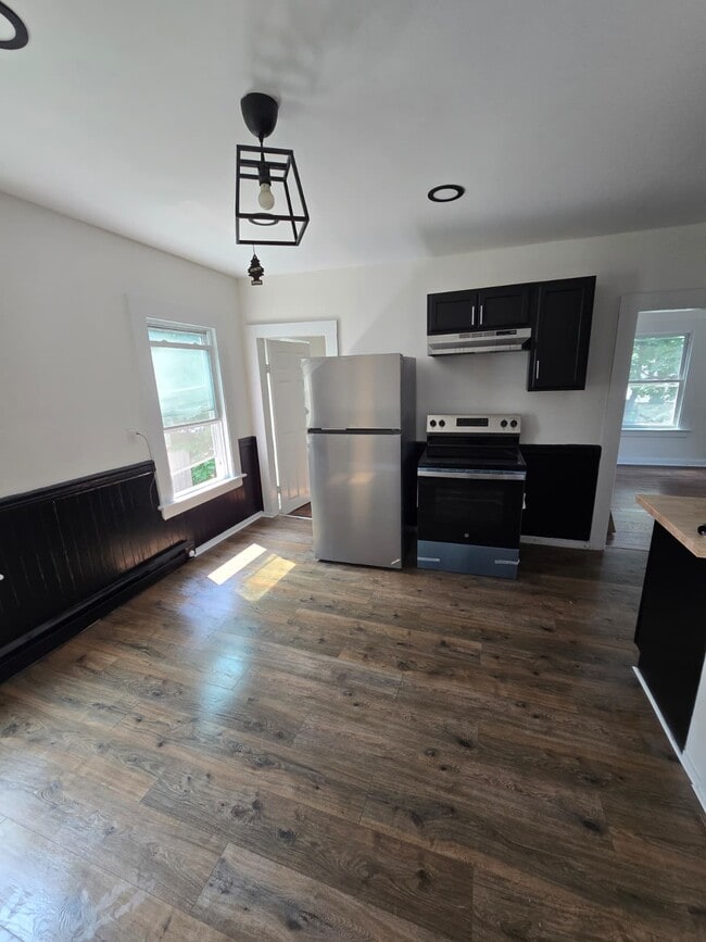 135 Willow St, Unit 1