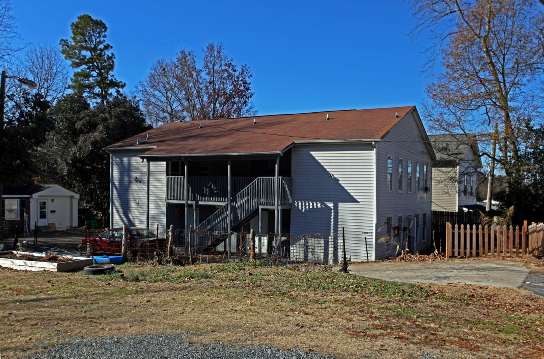 3805 Miriam Dr in Charlotte, NC - Foto de edificio