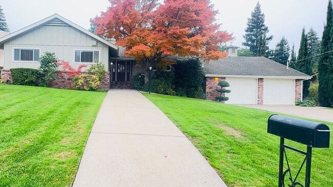 property at 2509 Oakhurst Dr