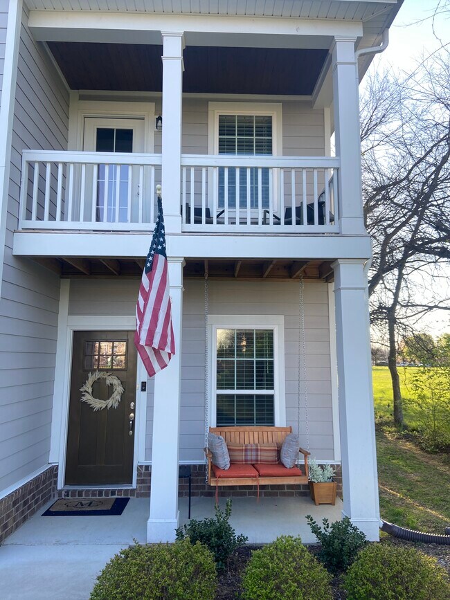 8004 Vibrant Pl in Hendersonville, TN - Foto de edificio - Building Photo