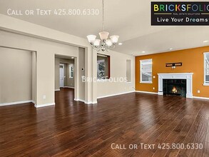 814 Mount Baker Pl NE in Renton, WA - Building Photo - Building Photo