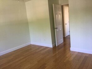 201 Fuchsia Way in Healdsburg, CA - Building Photo - Building Photo