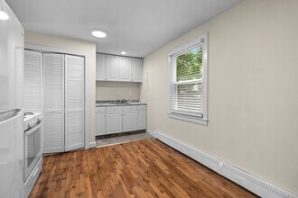 232 Melville Dr in Fairfield, CT - Foto de edificio - Building Photo