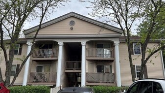 717 Ridgeside Dr in Ballwin, MO - Building Photo