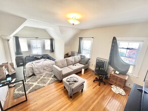 35 Parsons St, Unit 2 in Boston, MA - Building Photo - Building Photo