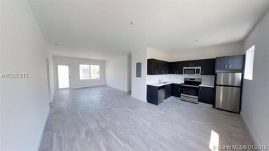 321 S Shore Dr-Unit -12 in Miami Beach, FL - Foto de edificio - Building Photo