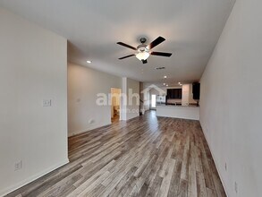 1036 Violet Ln, Unit 1310 in Kyle, TX - Building Photo - Building Photo