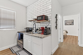 911 E 23rd Ave in Tampa, FL - Building Photo - Building Photo
