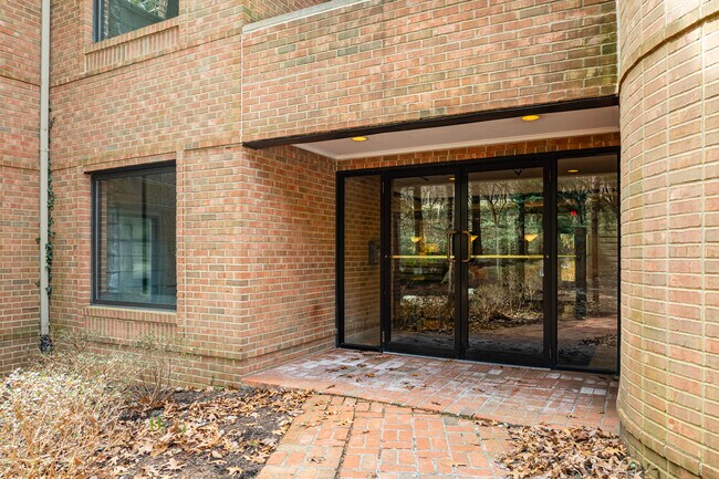 Glazier Way in Ann Arbor, MI - Building Photo - Building Photo