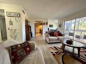 831 N Keene Rd, Unit C in Clearwater, FL - Building Photo