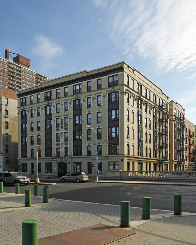 610 Riverside Drive in New York, NY - Foto de edificio - Building Photo