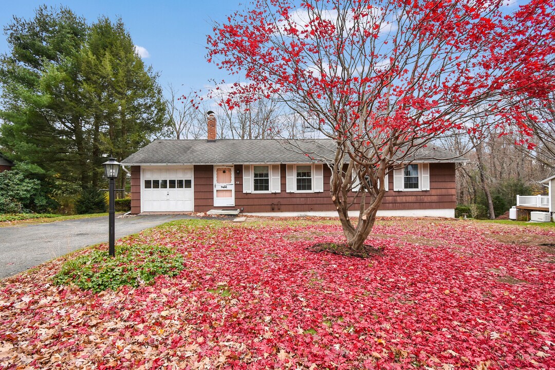 60 Wildwood Rd in Torrington, CT - Building Photo