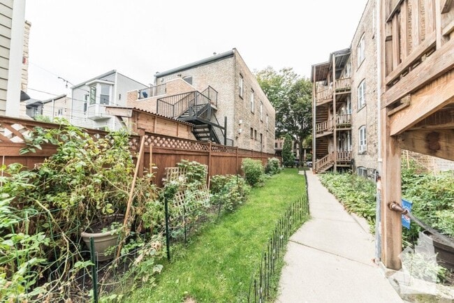 3701 N Hoyne Ave in Chicago, IL - Building Photo - Building Photo