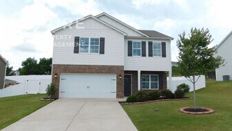 1034 Canvasback Wy in Alabaster, AL - Building Photo